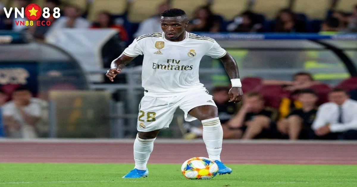 WF Trong Bóng Đá Là Gì Tại VN88? Vị Trí Cánh Phải Tốc Độ 1 Khái niệm cơ bản về WF trong bóng đá là gì?